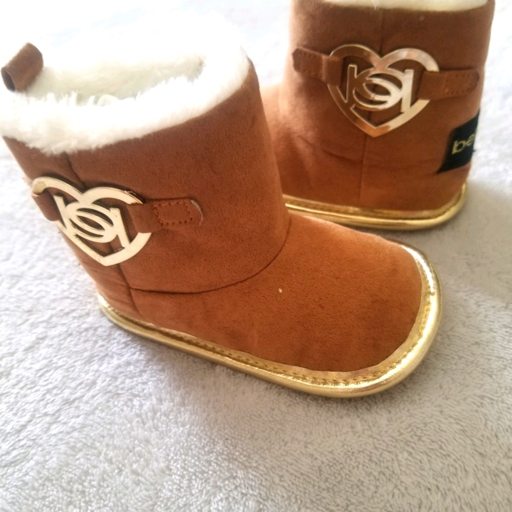 Infant girls booties size: 3